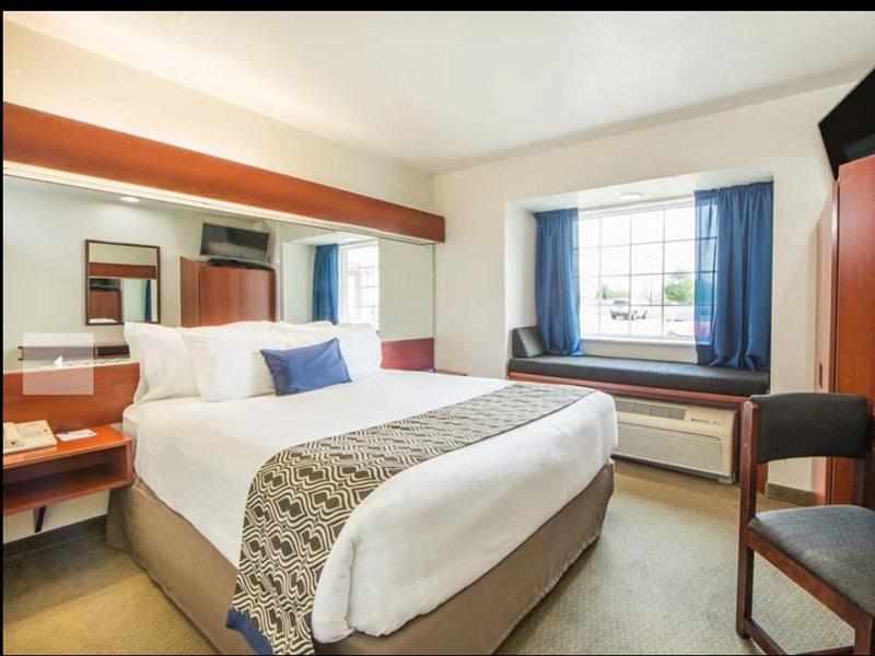 Microtel Inn And Suites By Wyndham Miami Ok Esterno foto