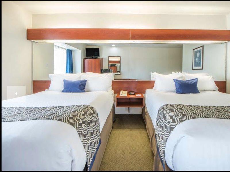 Microtel Inn And Suites By Wyndham Miami Ok Esterno foto