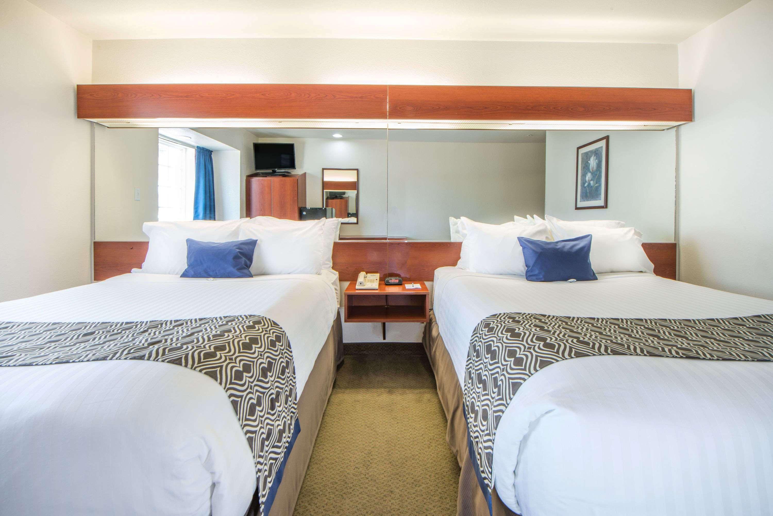 Microtel Inn And Suites By Wyndham Miami Ok Esterno foto