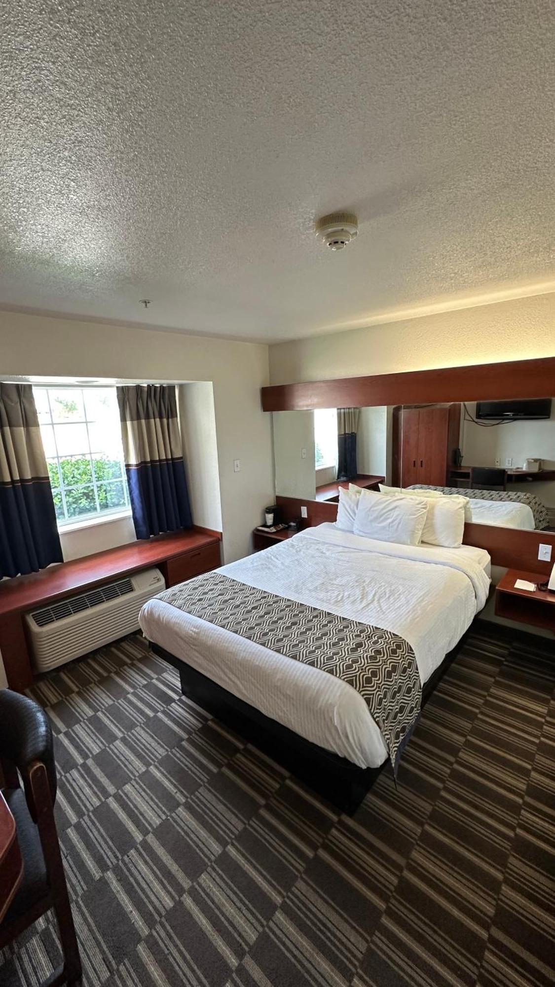 Microtel Inn And Suites By Wyndham Miami Ok Esterno foto