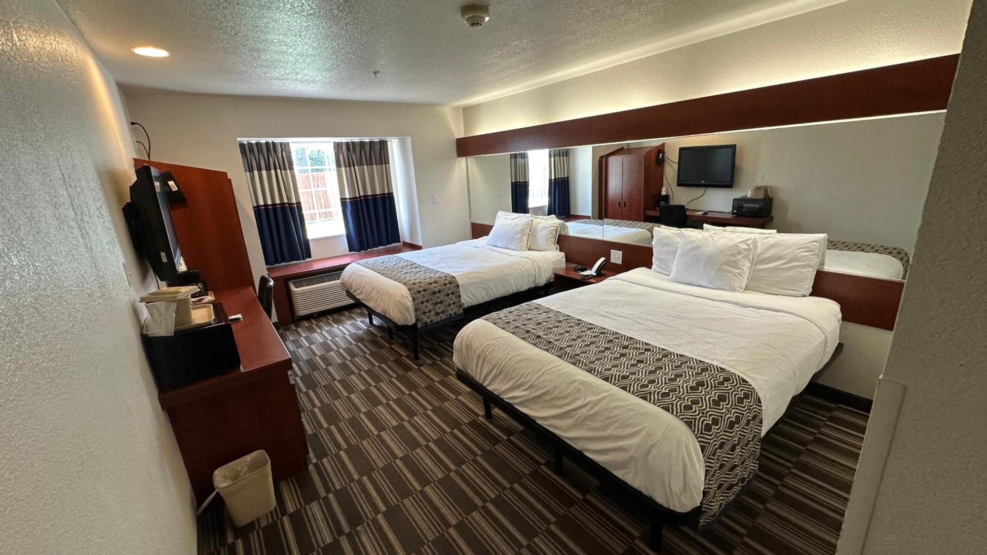 Microtel Inn And Suites By Wyndham Miami Ok Esterno foto