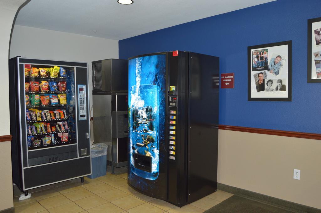 Microtel Inn And Suites By Wyndham Miami Ok Esterno foto